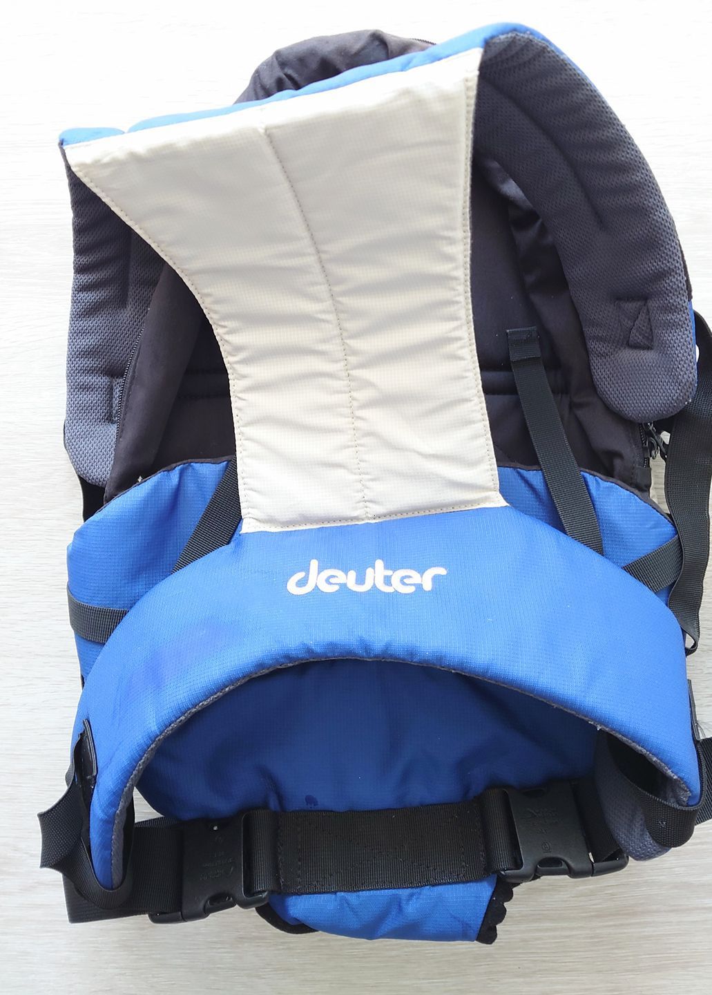 Porte-bébés de randonnée Deuter Baby Snuggler Campsider