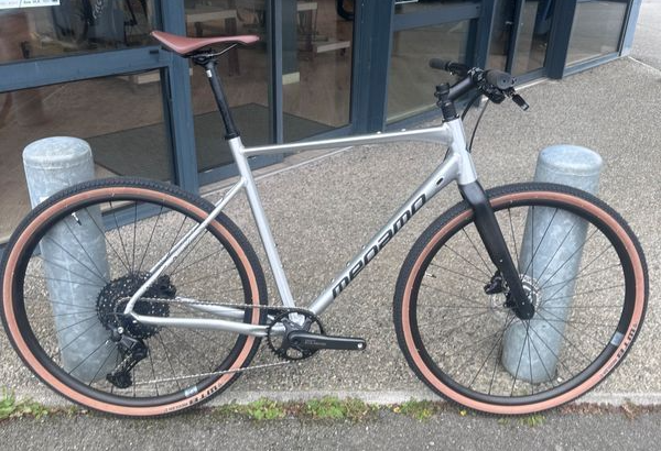 Vélos gravel voyage Megamo JAKAR 30 FLAT-BAR