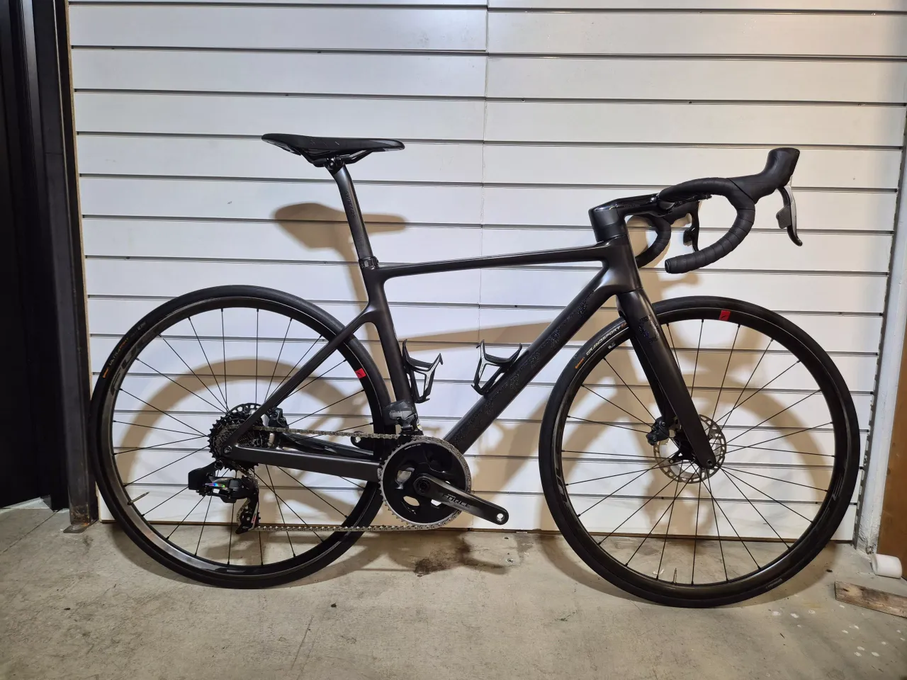 Vélo Course SCOTT ADDICT R1 - Carbone 58 Cm - Campagnolo Record - 6,8 Kg