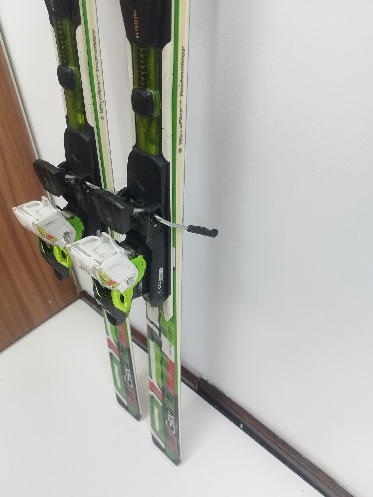 Elan SCOOP STUF - skis d'occasion Junior - Bons plans mode
