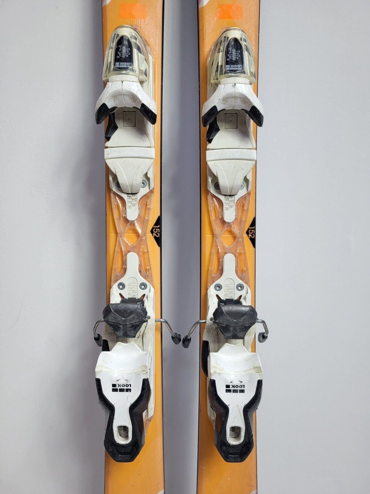 SKI D'OCCASION FEMME ROSSIGNOL TEMPTATION 74 XELIUM + FIXATION PAS CHER