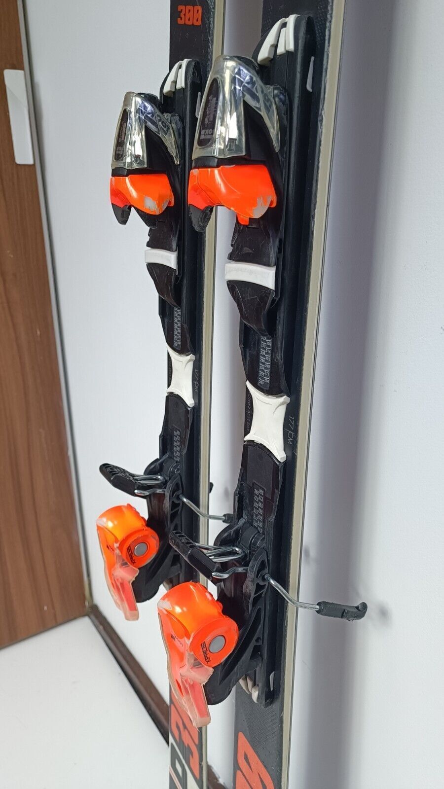 skis ROSSIGNOL PURSUIT 300, black/green, woodcore + Look Xpress 10 ( en PARFAIT état