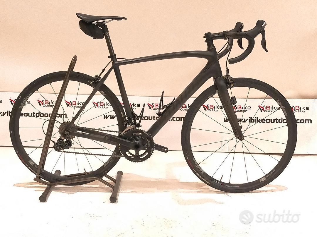 Lot de deux vélos homme et femme