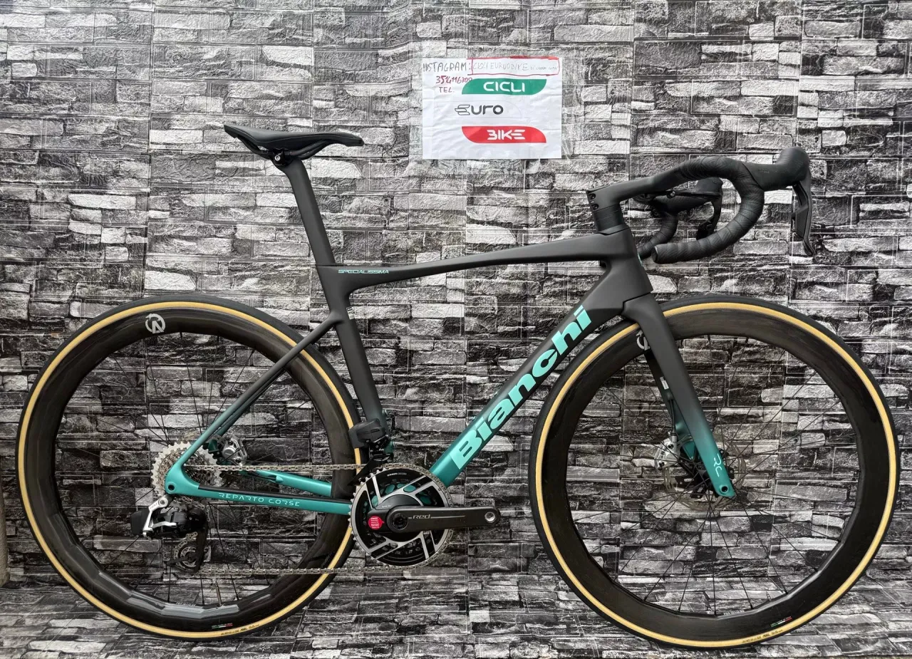 Vélos de route Bianchi Specialissima Rc Team Arkea B&b Hotels