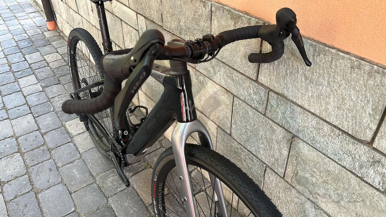 Vélo gravel électrique Wilier Adlar Hybrid