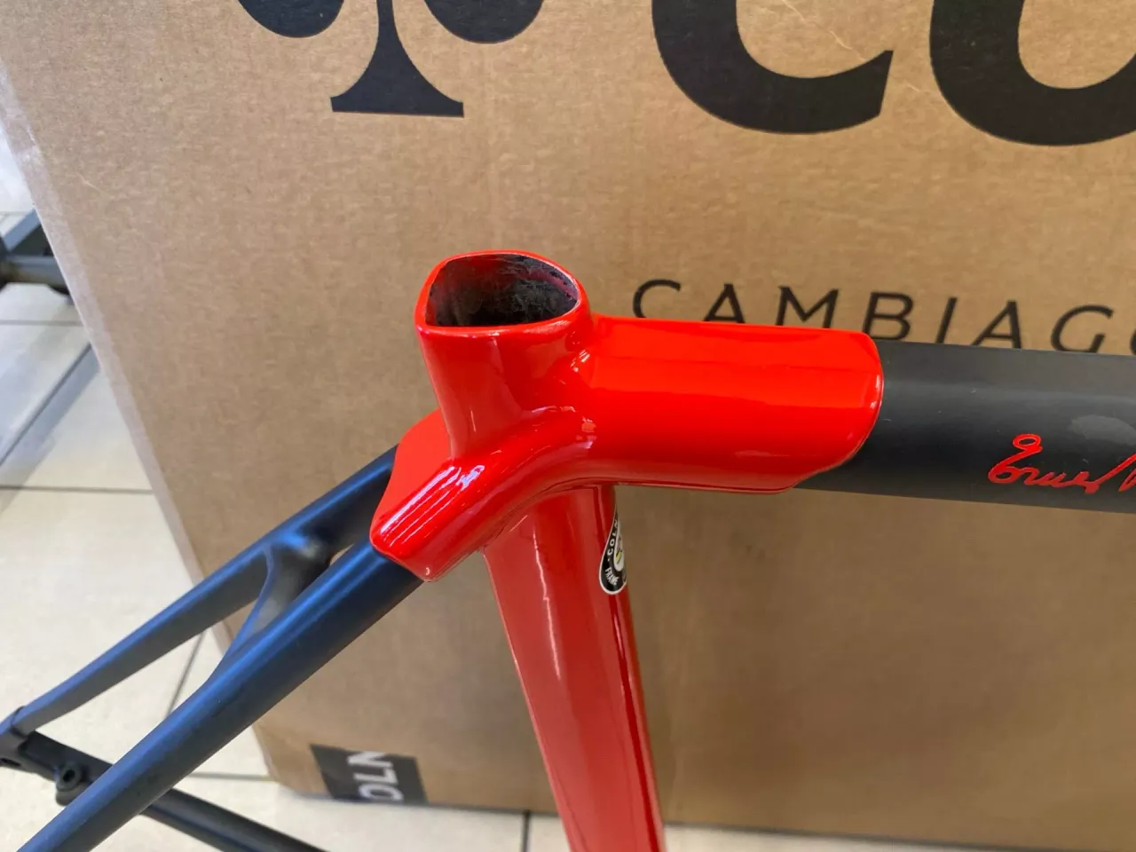 Cadre de vélo de route en fibre de carbone Colnago Y1Rs blanc perle