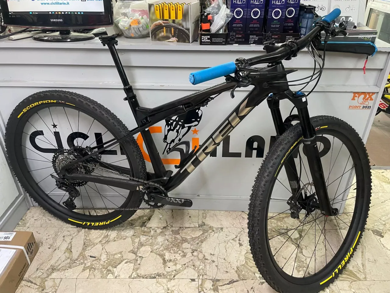 VTT Trek Supercaliber 9.8 Gen 1