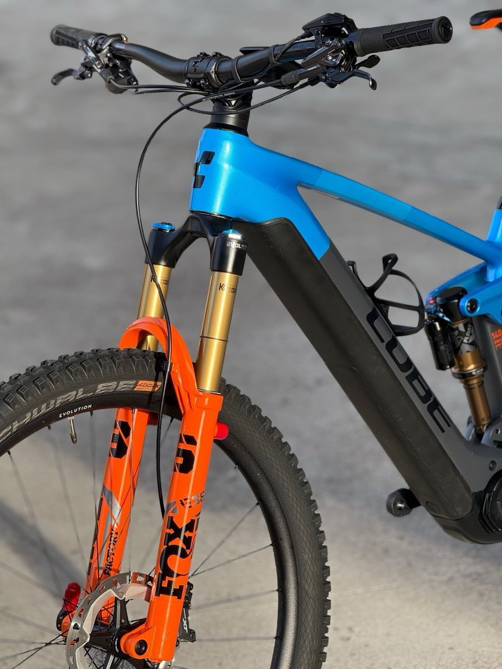 VTT Électrique Tout-Suspendu Cube Stereo Hybrid 140 HPC Race 625 Sram