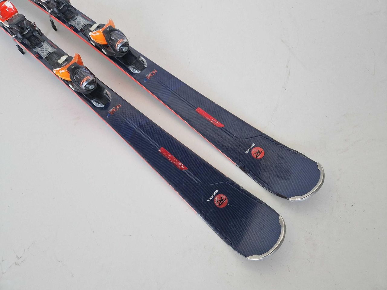 Ski Rossignol Nova 2 Ltd Femme + Fixations – Blanc, Piste Loisir, Tailles 141-150cm
