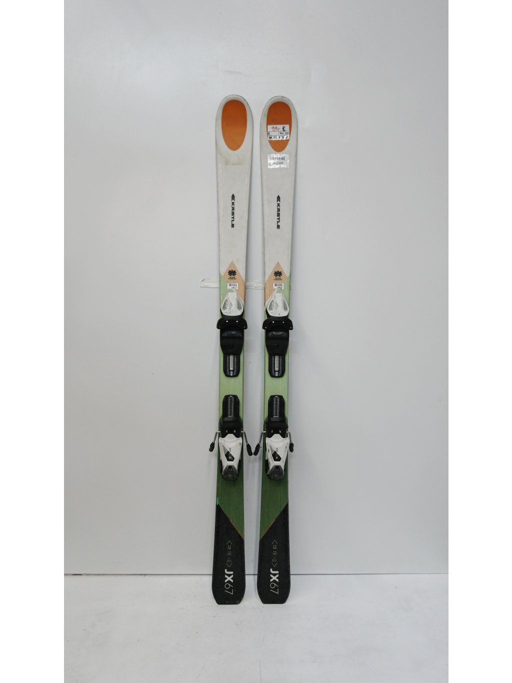 ski NEUF KASTLE EX 74 taille: 156 cm = 1 mètre 56