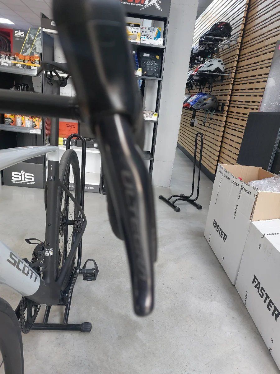 VÉLO DE ROUTE SCOTT ADDICT RC PRO