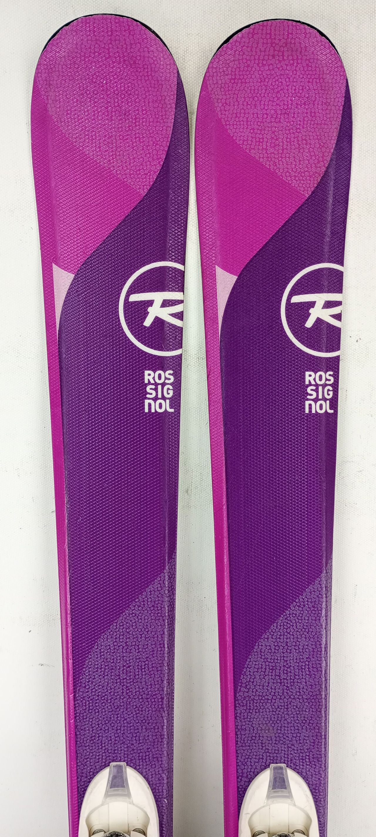 Skis Rossignol Temptation 75 – 160 Cm Avec Fixations – Occasion Piste