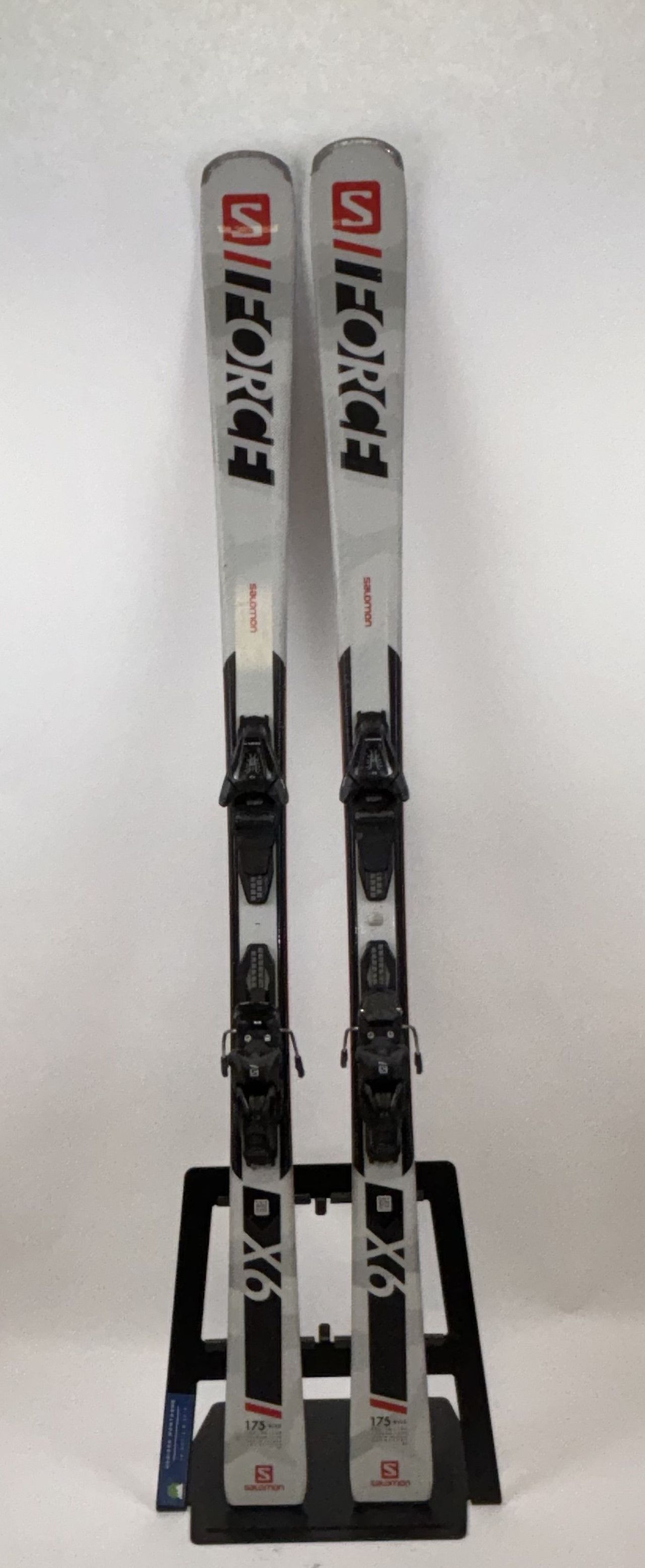 Skis alpins Salomon S/Force X6