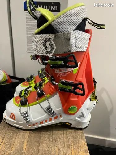 Sac à Dos Ski BRUBAKER Super Grenoble – Porte-chaussures Et Casque, 600D Hydrofuge, Blanc/doré