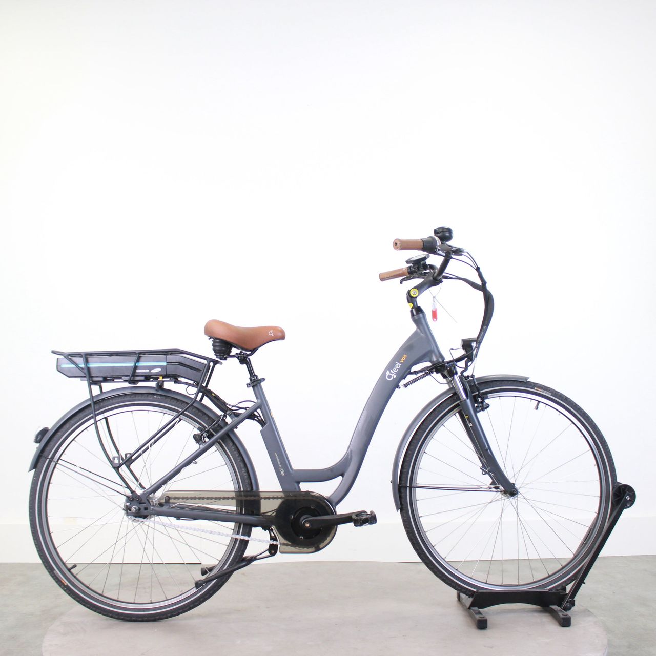 Bicycle Vog D8 Explorer Dahon Launch D8 Speed Folding Bike White