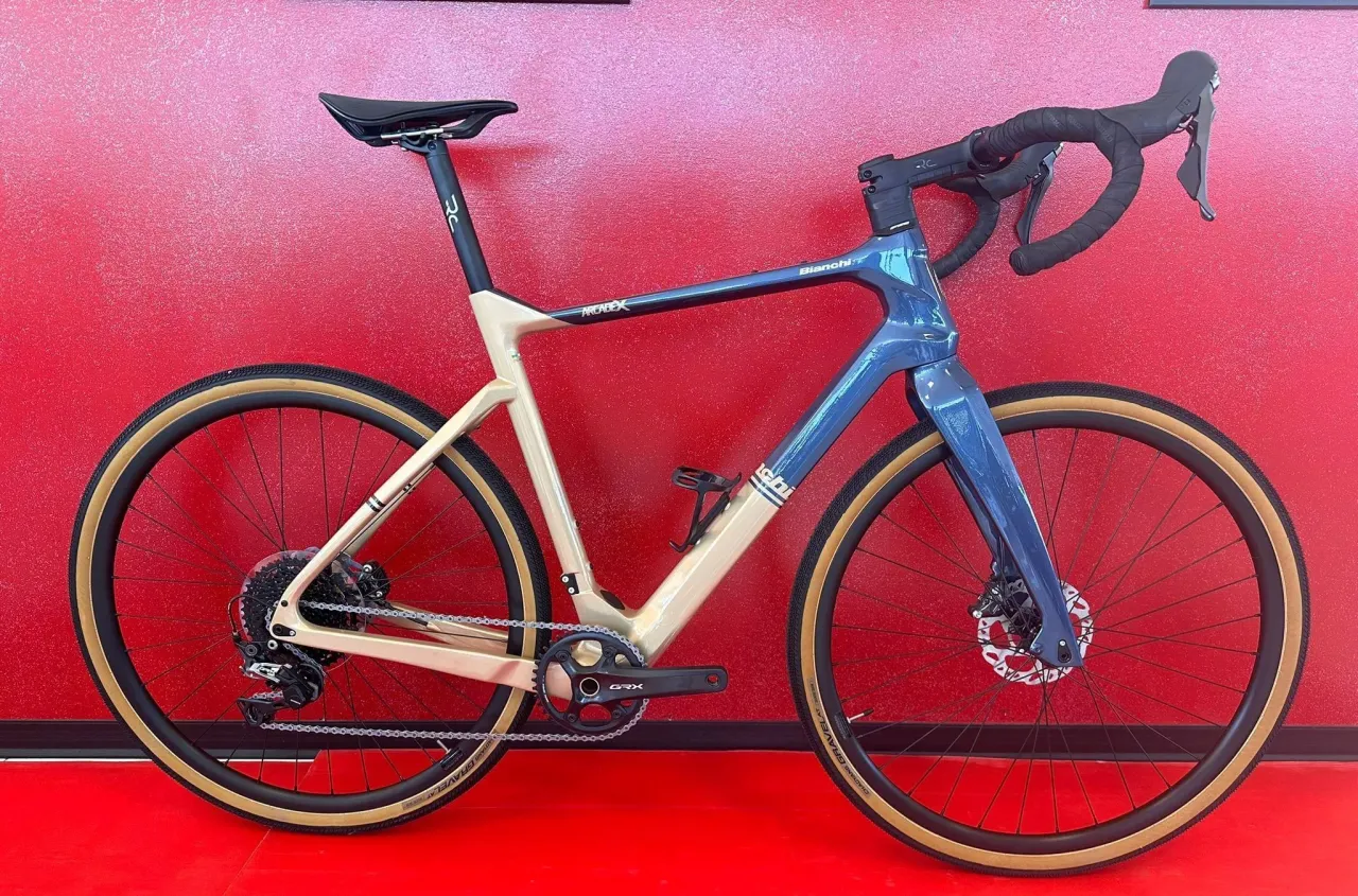 Vélo gravel Bianchi Arcadex Grx 810 2023 Campsider
