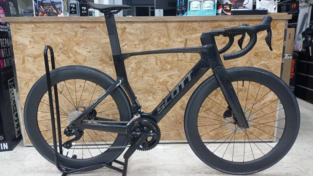 Road Scott Foil Bottom Bracket Type Scott Foil RC Team Force AXS