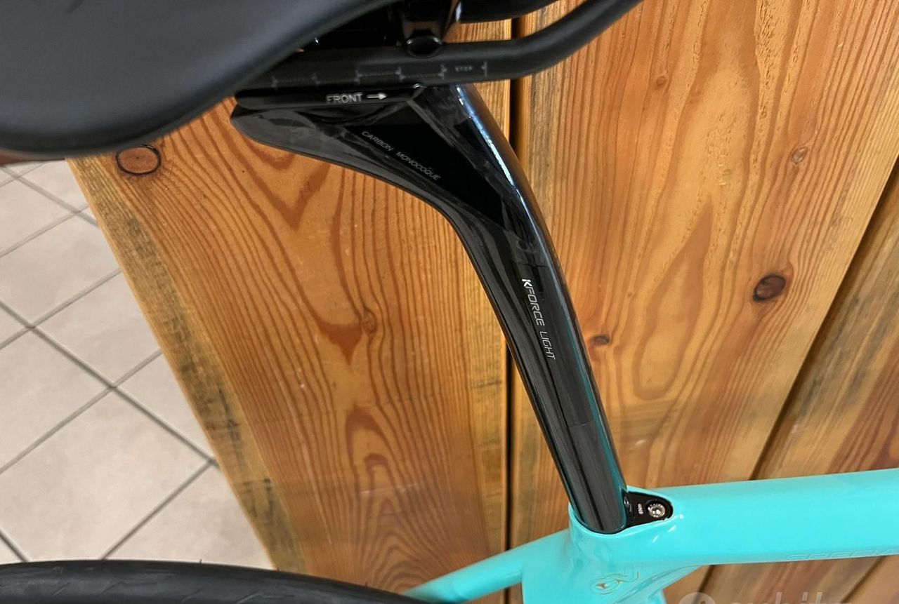 Selle Vélo 3T Original Années 70 – Cuir Noir – Pour Bianchi Specialissima – Italie