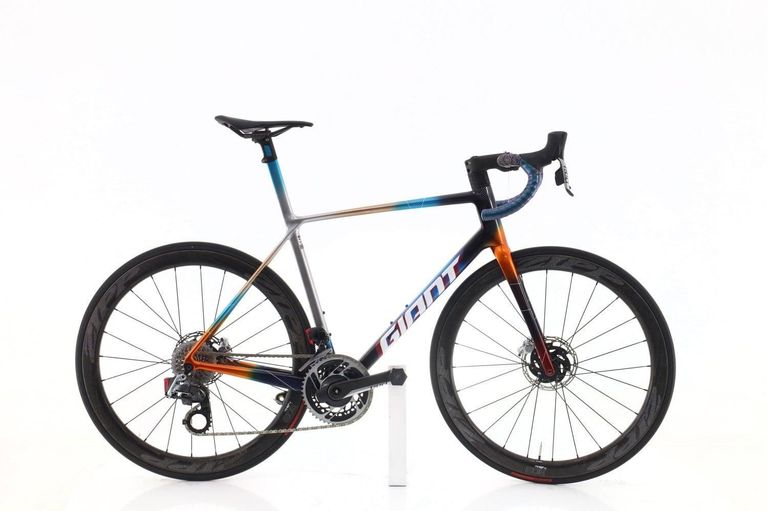 Achetez un vélo d'occasion Giant Giant TCR Advanced 1 en m | buycycle