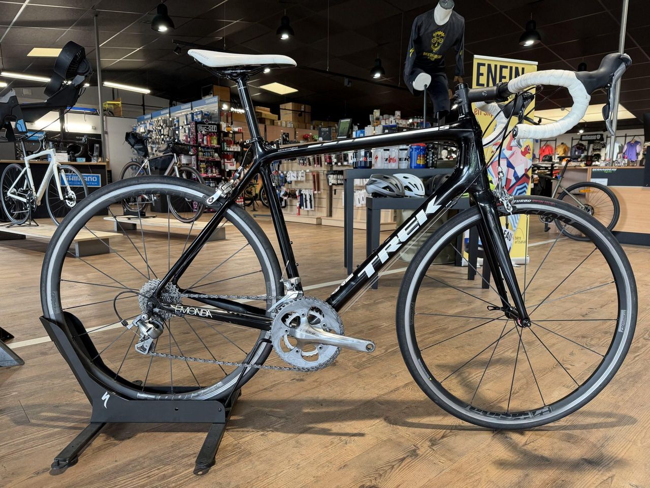 Vélos de route Trek Emonda S4 | Campsider